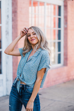 Daisy's in the Sky Front-Tie Top